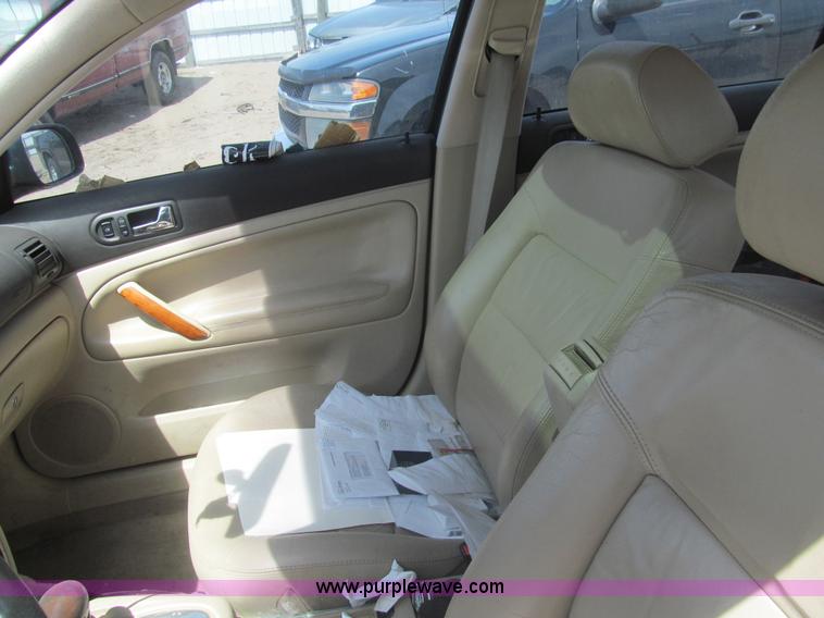 image for item I7111 1998 Volkswagen Passat GLS