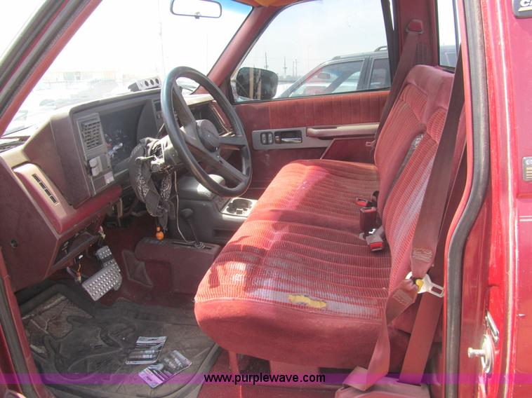 image for item I7112 1990 Chevrolet 1500 pickup truck