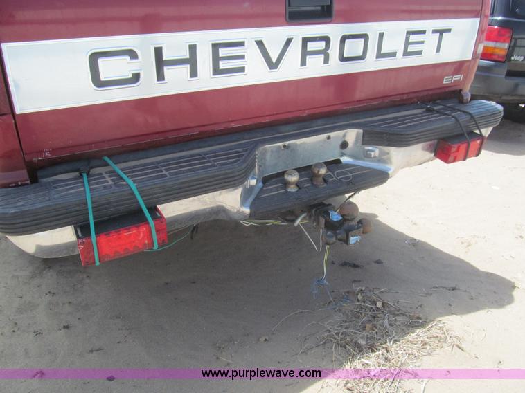 image for item I7112 1990 Chevrolet 1500 pickup truck