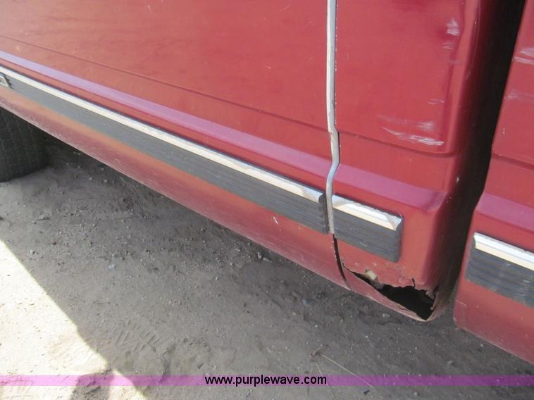 image for item I7112 1990 Chevrolet 1500 pickup truck