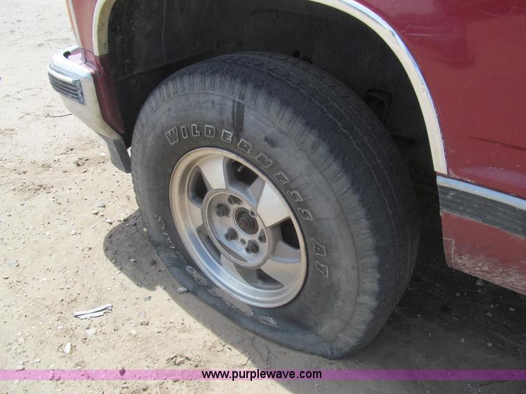 image for item I7112 1990 Chevrolet 1500 pickup truck