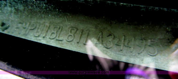 image for item I7115 2001 Ford Expedition Eddie Bauer SUV