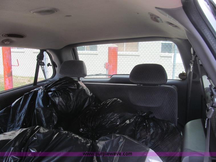 image for item I7116 2000 Chrysler Grand Voyager SE van