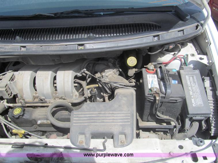 image for item I7116 2000 Chrysler Grand Voyager SE van