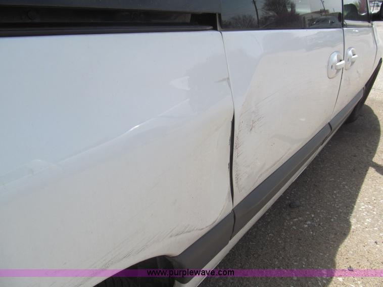 image for item I7116 2000 Chrysler Grand Voyager SE van