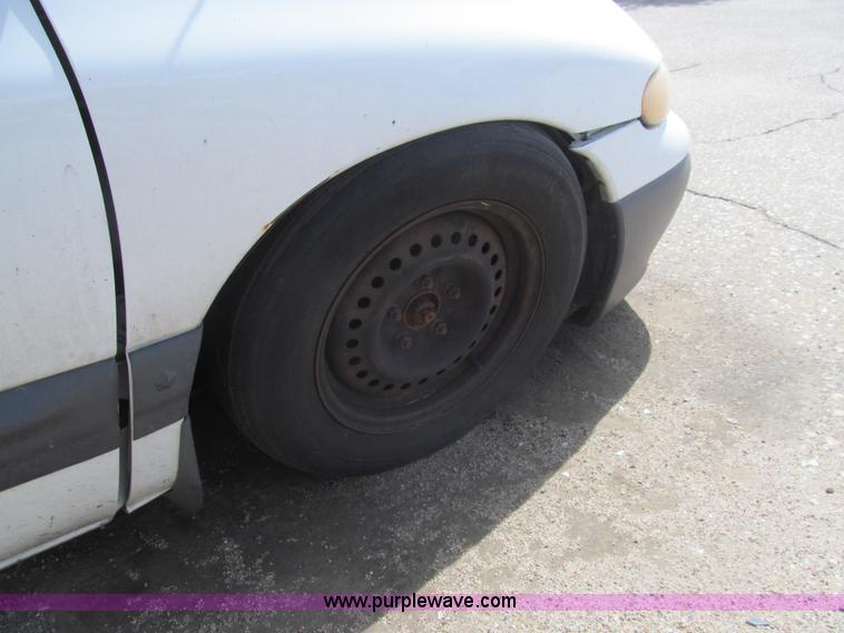 image for item I7116 2000 Chrysler Grand Voyager SE van