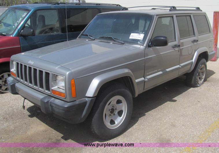 image for item I7117 2001 Jeep Cherokee Sport SUV