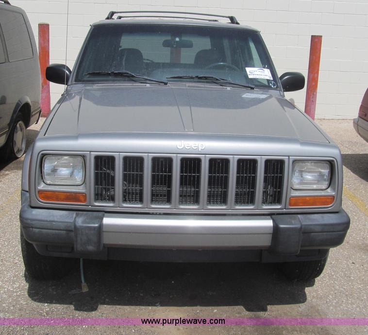 image for item I7117 2001 Jeep Cherokee Sport SUV