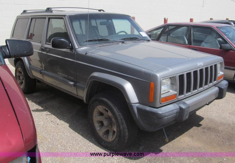 image for item I7117 2001 Jeep Cherokee Sport SUV