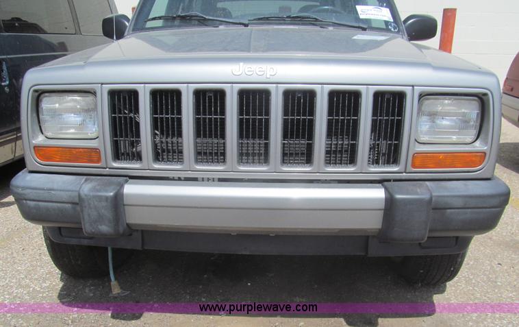 image for item I7117 2001 Jeep Cherokee Sport SUV