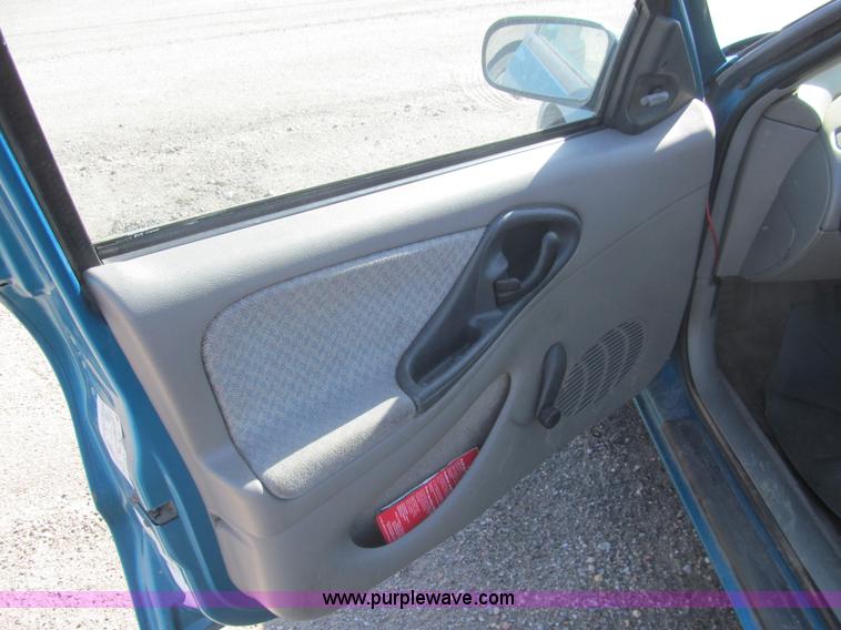 image for item I7121 1998 Chevrolet Cavalier