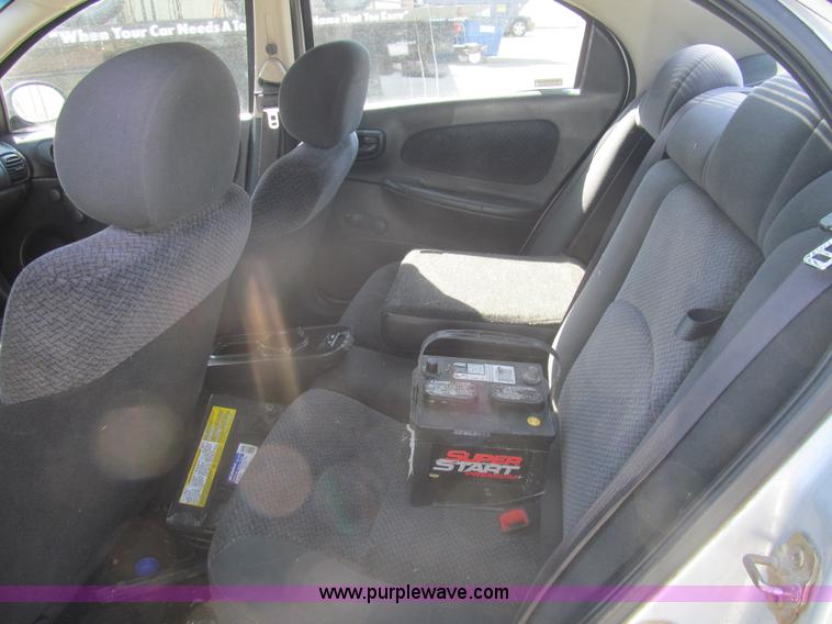 image for item I7122 2001 Dodge Neon