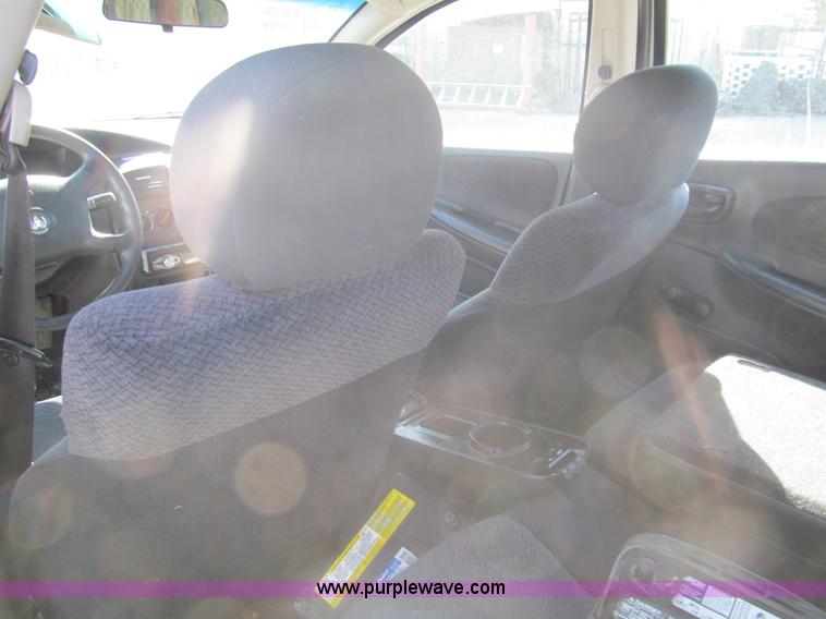 image for item I7122 2001 Dodge Neon