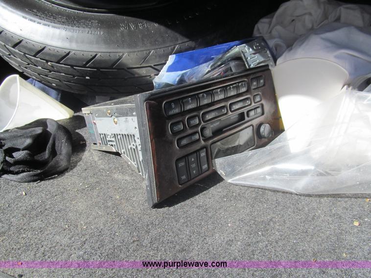 image for item I7125 2000 Lincoln LS