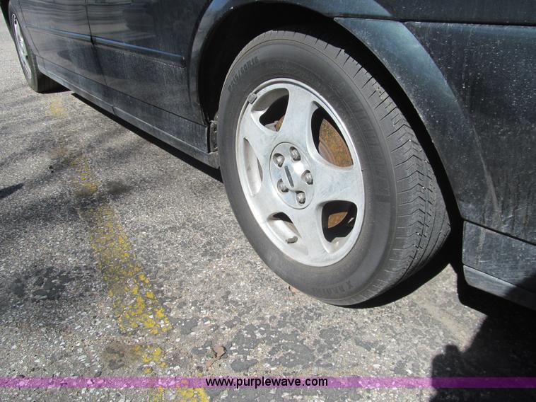 image for item I7125 2000 Lincoln LS