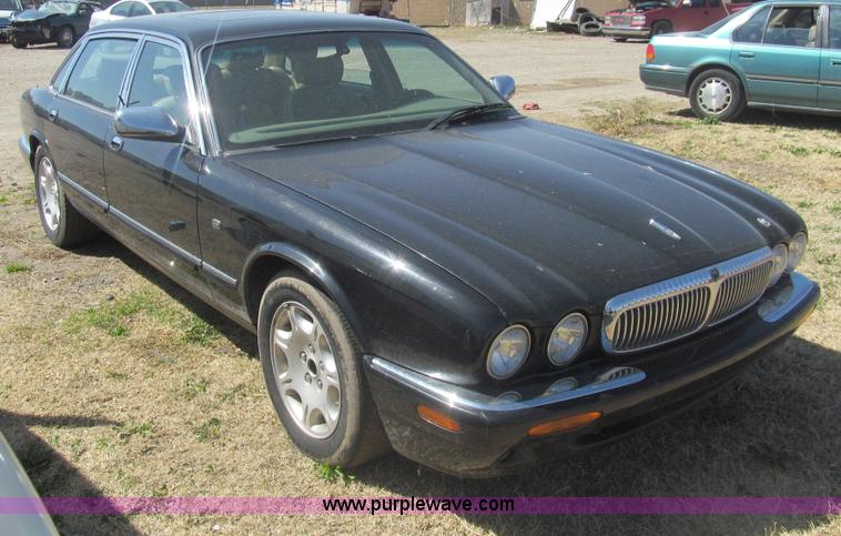 image for item I7126 2003 Jaguar XJ