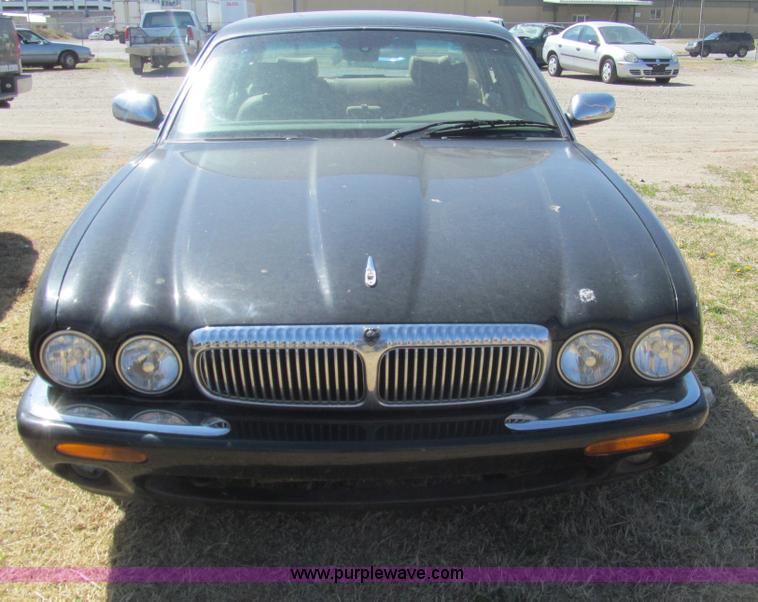 image for item I7126 2003 Jaguar XJ