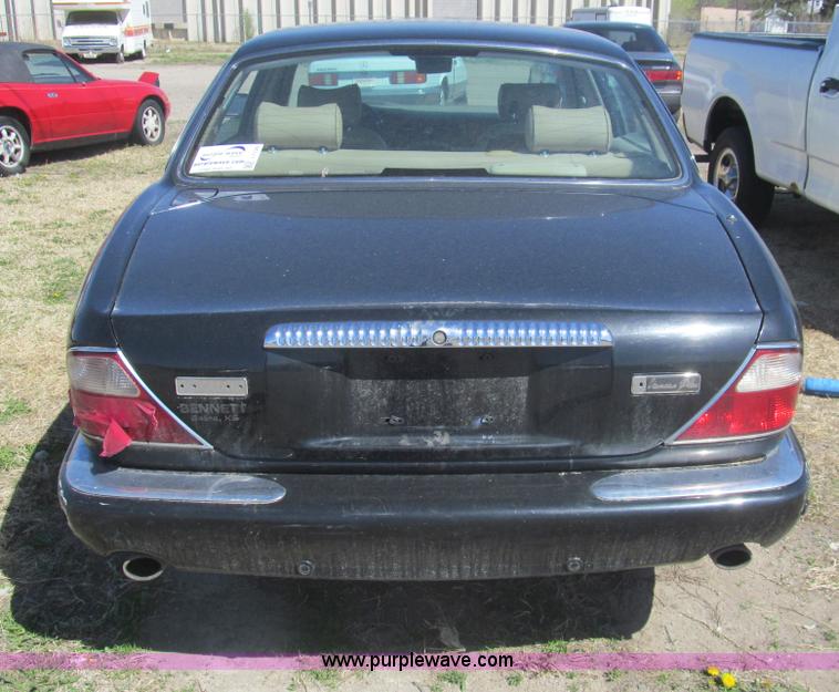 image for item I7126 2003 Jaguar XJ