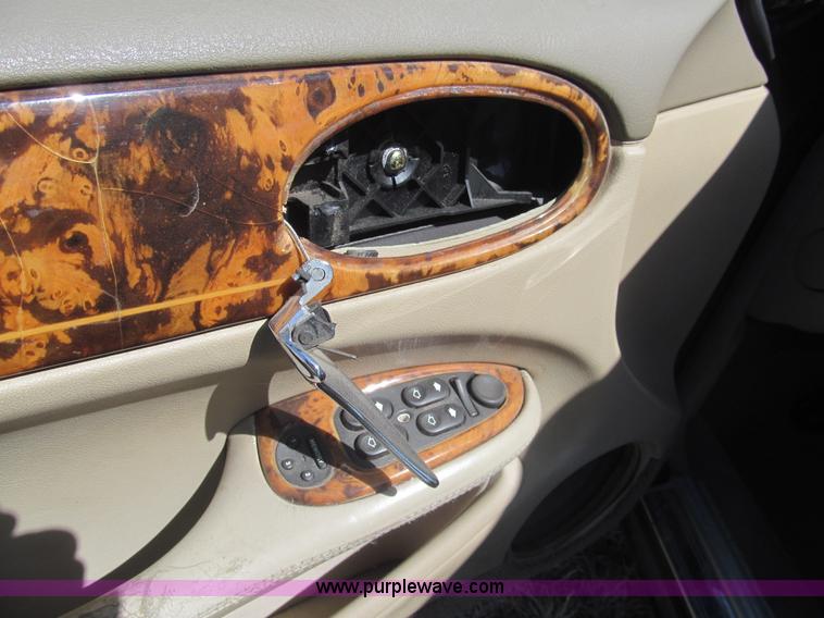 image for item I7126 2003 Jaguar XJ