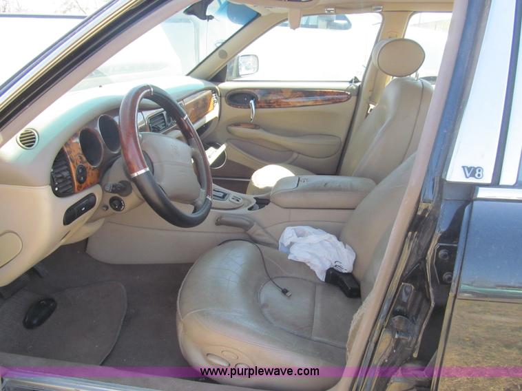 image for item I7126 2003 Jaguar XJ