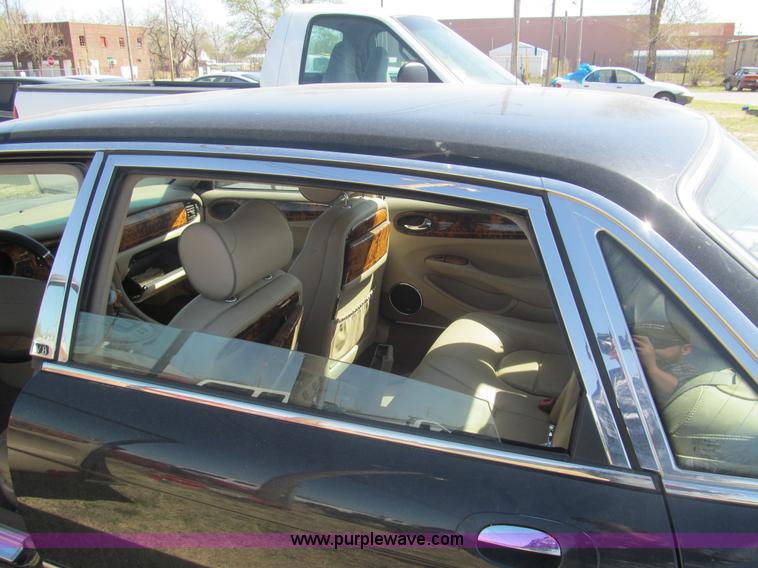 image for item I7126 2003 Jaguar XJ