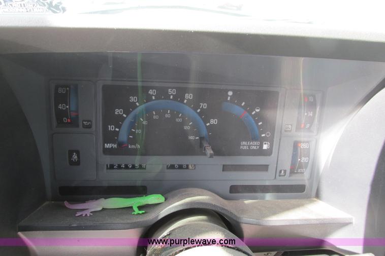 image for item I9698 1993 GMC Sonoma Club Coupe pickup truck