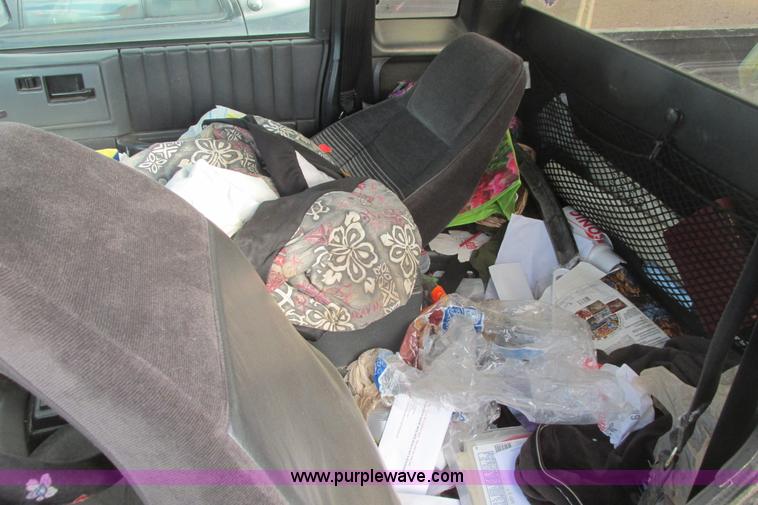 image for item I9698 1993 GMC Sonoma Club Coupe pickup truck