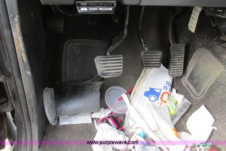 image for item I9698 1993 GMC Sonoma Club Coupe pickup truck