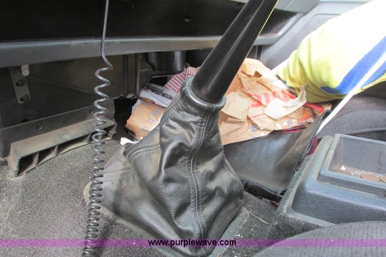 image for item I9698 1993 GMC Sonoma Club Coupe pickup truck