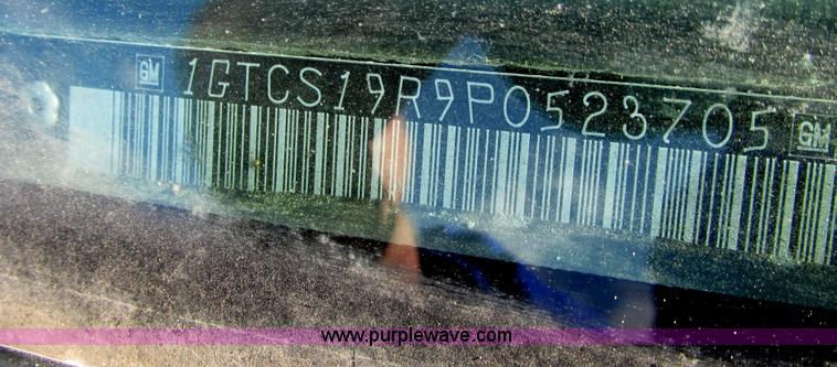 image for item I9698 1993 GMC Sonoma Club Coupe pickup truck