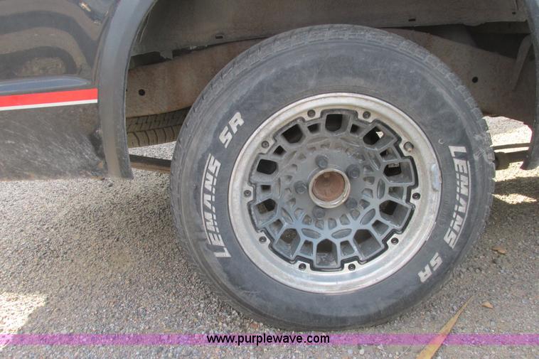 image for item I9698 1993 GMC Sonoma Club Coupe pickup truck