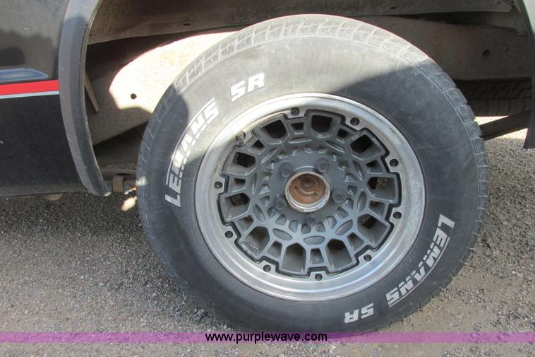 image for item I9698 1993 GMC Sonoma Club Coupe pickup truck