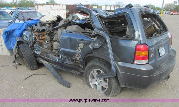 image for item I9699 2005 Ford Escape XLT SUV