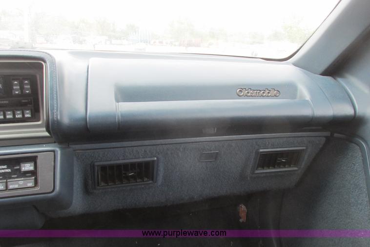 image for item I9702 1989 Oldsmobile Cutlass Supreme