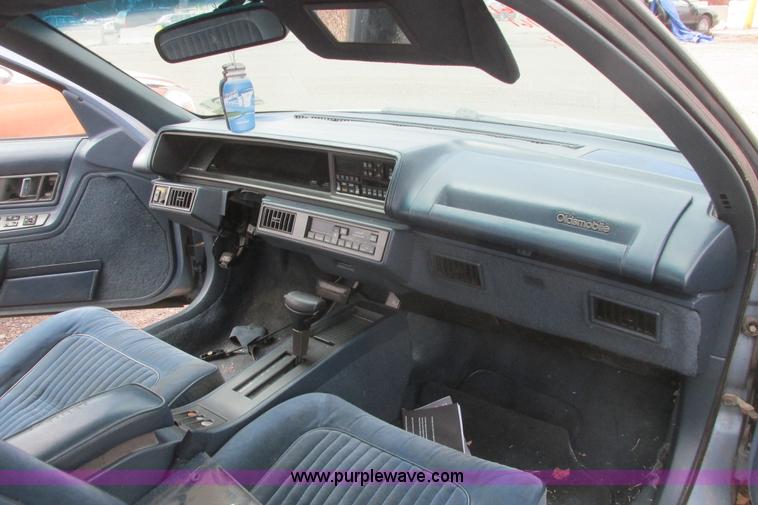 image for item I9702 1989 Oldsmobile Cutlass Supreme