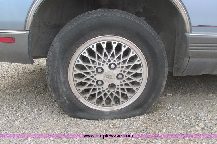 image for item I9702 1989 Oldsmobile Cutlass Supreme