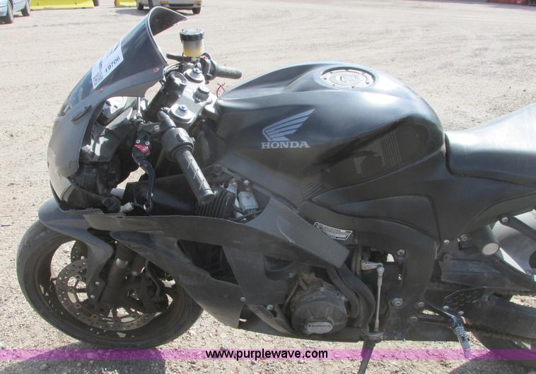 image for item I9706 2008 Honda CRB MC600 motorcycle