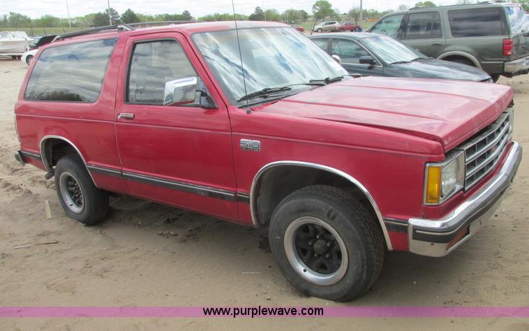 image for item I9707 1987 Chevrolet S10 SUV