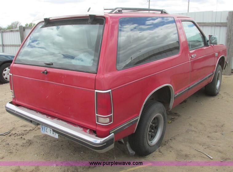 image for item I9707 1987 Chevrolet S10 SUV