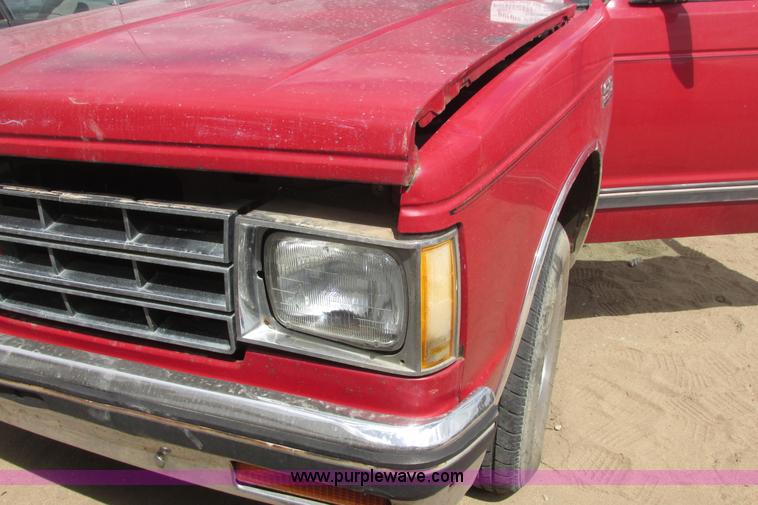 image for item I9707 1987 Chevrolet S10 SUV