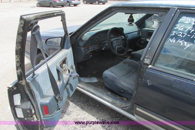 image for item I9712 1989 Pontiac Bonneville SE