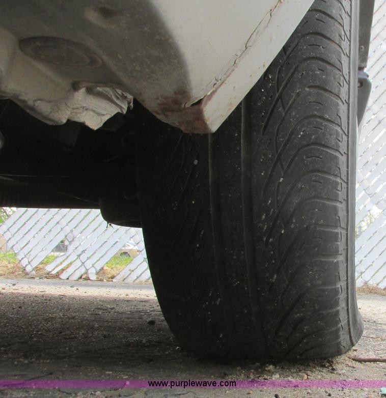 image for item I9712 1989 Pontiac Bonneville SE