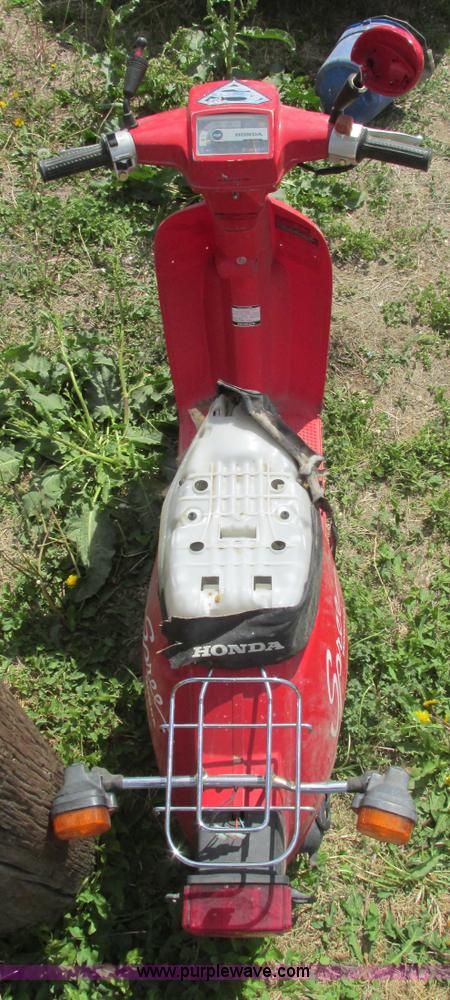 image for item I9713 1985 Honda Spree NQ50 scooter