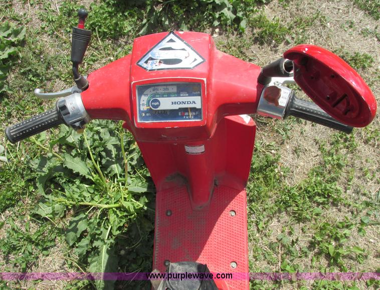 image for item I9713 1985 Honda Spree NQ50 scooter
