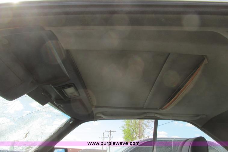 image for item I9714 1988 Mercedes Benz 560 SEC