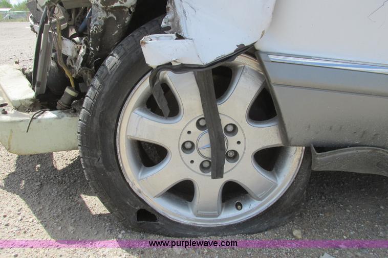 image for item I9714 1988 Mercedes Benz 560 SEC