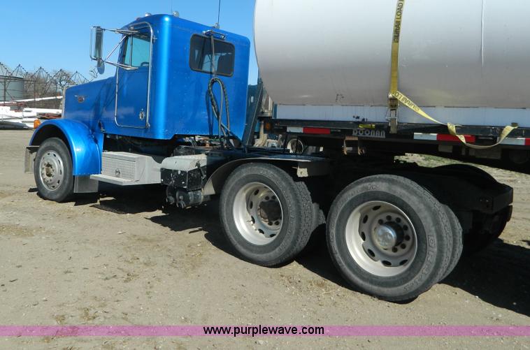 image for item AD9848 1994 Peterbilt 378 semi truck