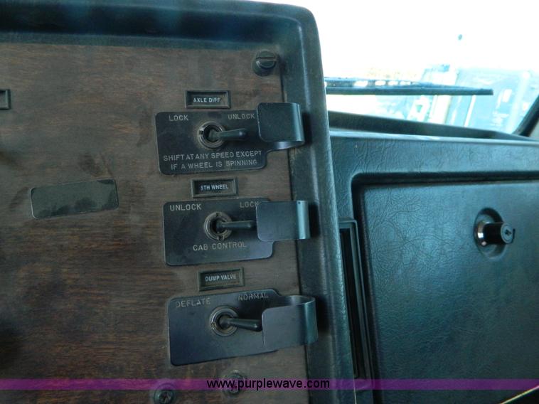 image for item AD9848 1994 Peterbilt 378 semi truck