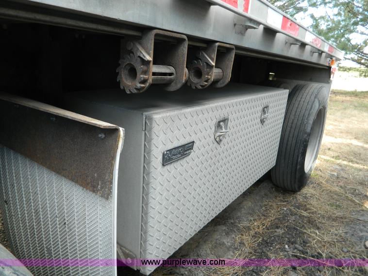 image for item AD9850 2002 Transcraft Eagle Super Beam flatbed trailer