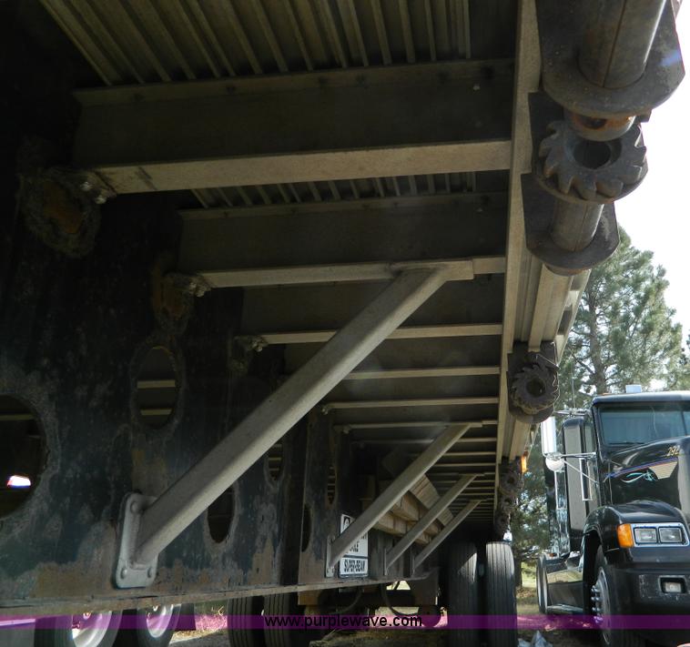 image for item AD9850 2002 Transcraft Eagle Super Beam flatbed trailer